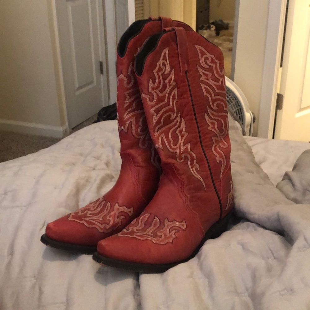 Red Cowboy/Cowgirl boots
